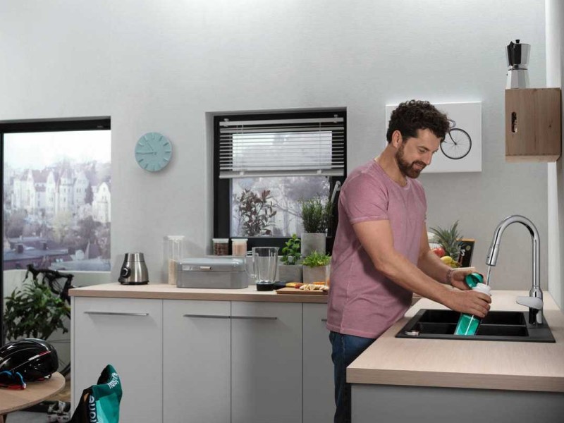 Смеситель Hansgrohe Focus M42 для кухонной мойки с выдвижным изливом, хром глянцевый, 71800000