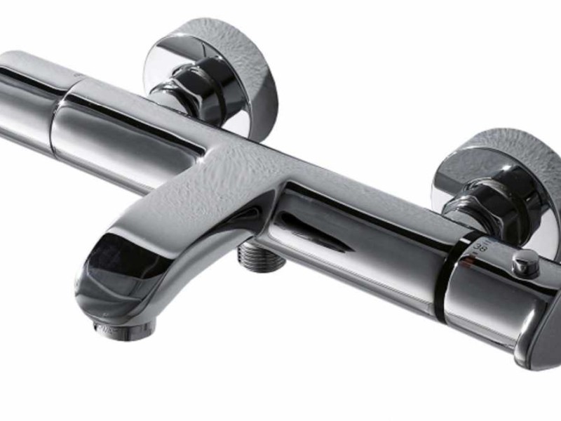 Смеситель Bravat Waterfall F673114C-01A-RUS термостатический для ванны, короткий излив